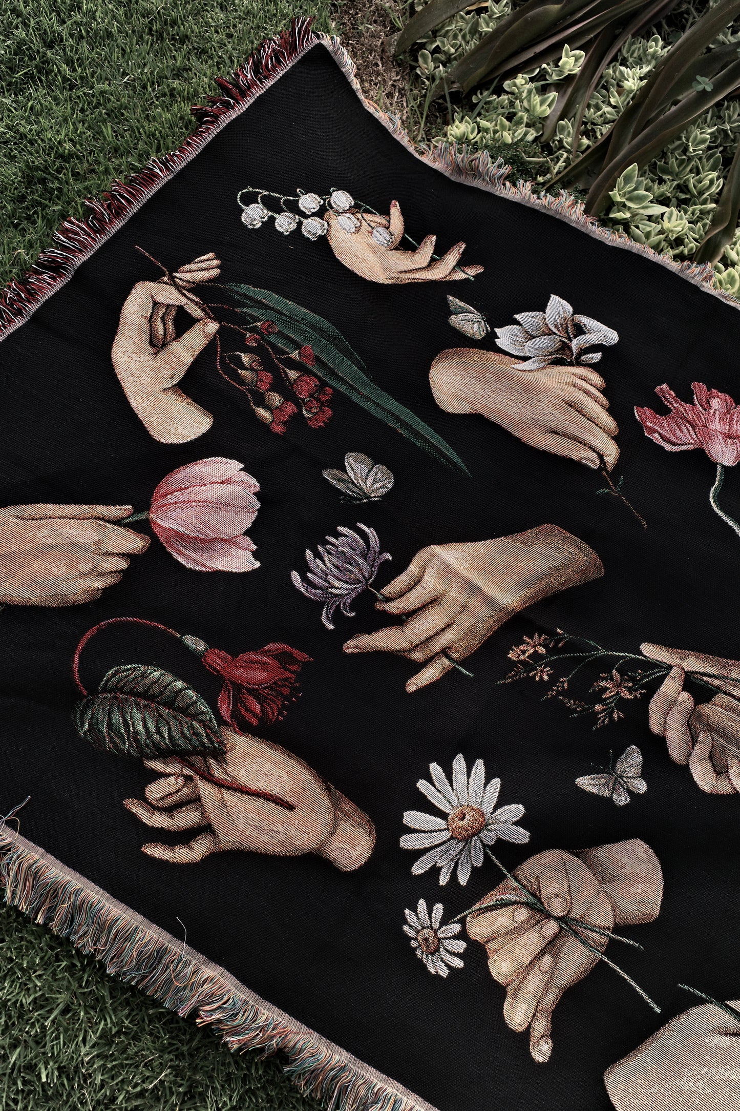 12 Ways of Holding a Flower Blanket(Back in stock!)